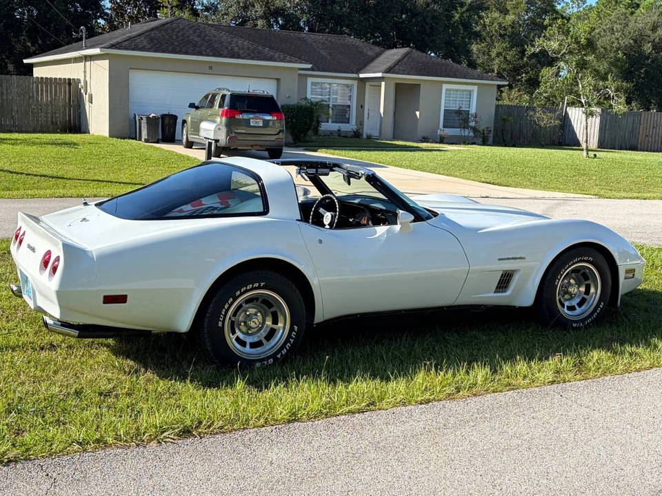 1982 Chevrolet Corvette C3 - Image 14 of 24