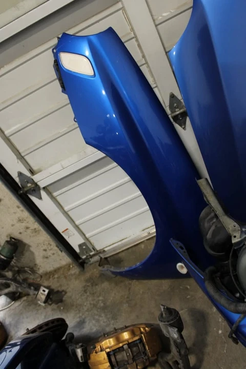 2000 Parts & Memorabilia Bodywork - Image 6 of 8