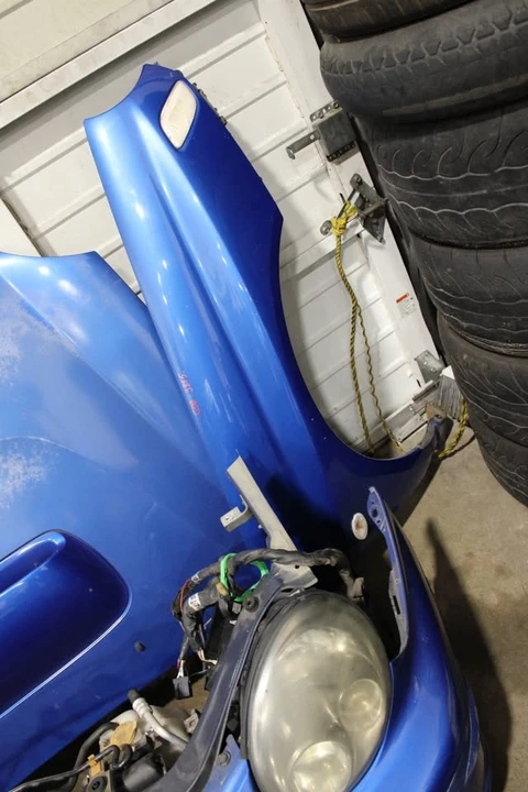 2000 Parts & Memorabilia Bodywork - Image 7 of 8