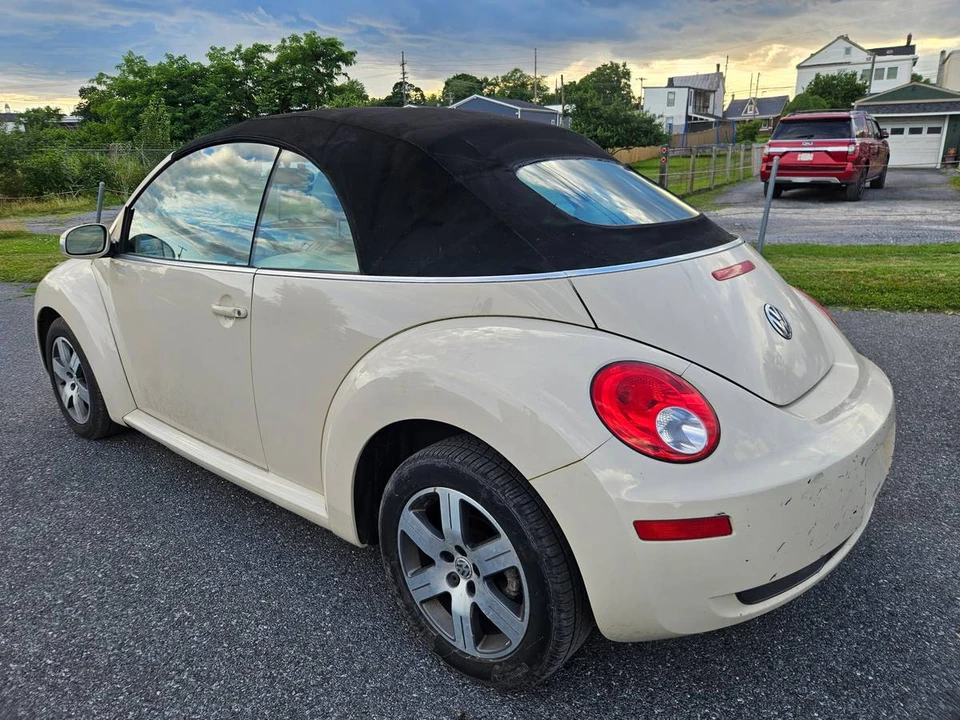 2006 Volkswagen New Beetle - Image 3 of 7
