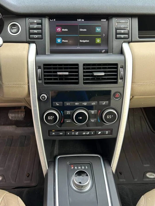 2016 Land Rover Discovery 4th Gen - Image 8 of 10