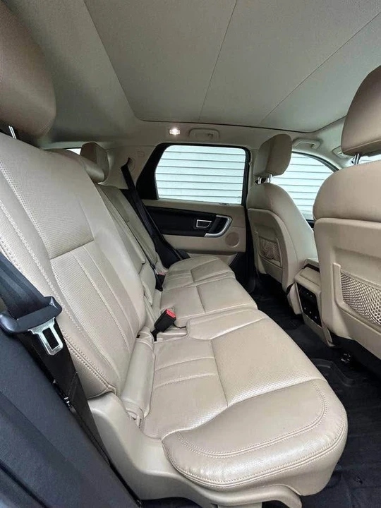 2016 Land Rover Discovery 4th Gen - Image 5 of 10