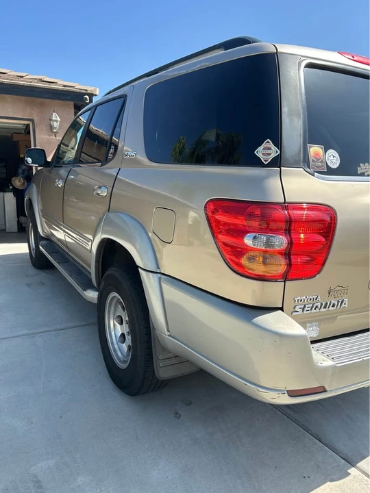 2003 Toyota Sequoia 1st Gen - Image 3 of 4