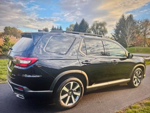 2022 Honda Pilot 3rd Gen - Image 4 of 10