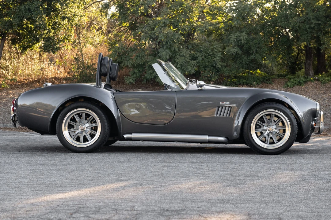 Shelby Cobra Replica - Image 4 of 31
