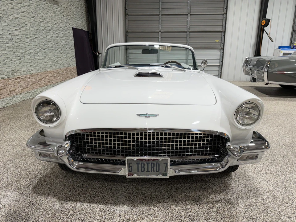 Ford Thunderbird 1st Gen - Image 4 of 31
