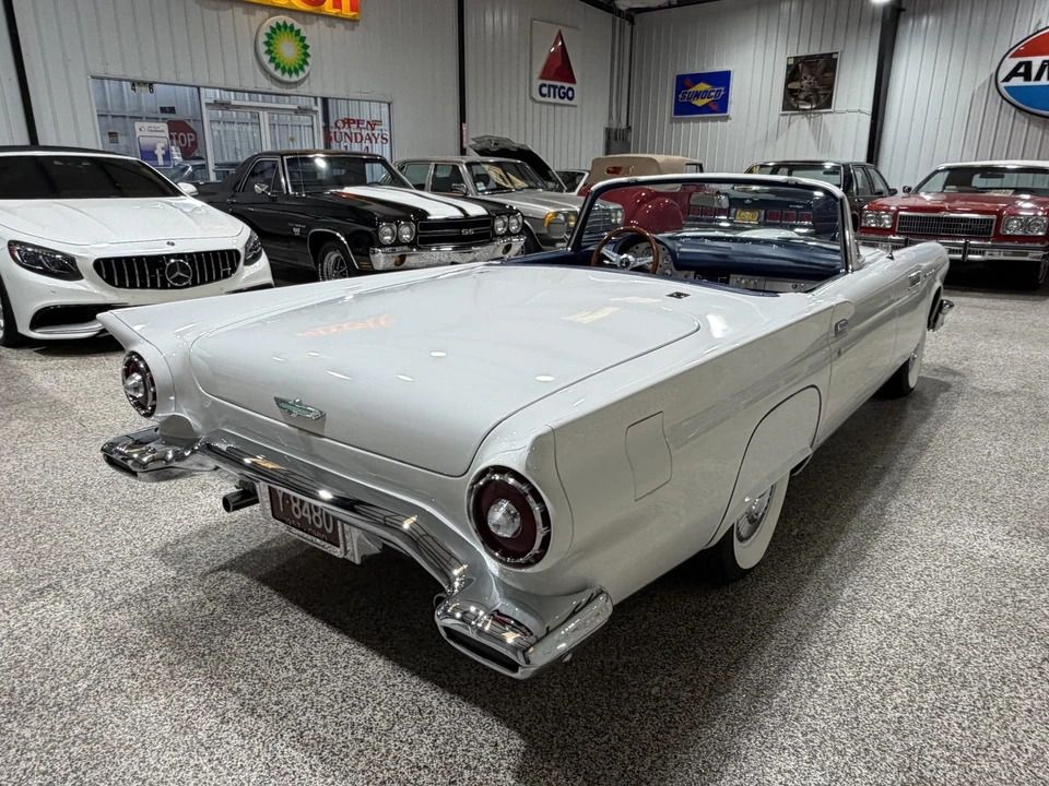 Ford Thunderbird 1st Gen - Image 27 of 31