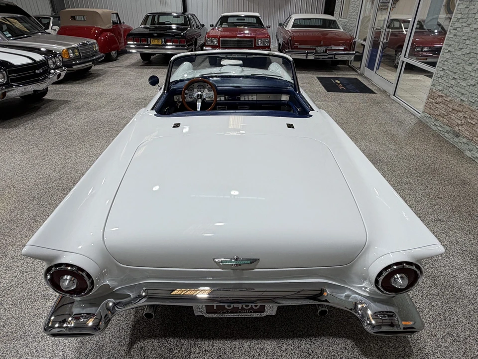 Ford Thunderbird 1st Gen - Image 21 of 31