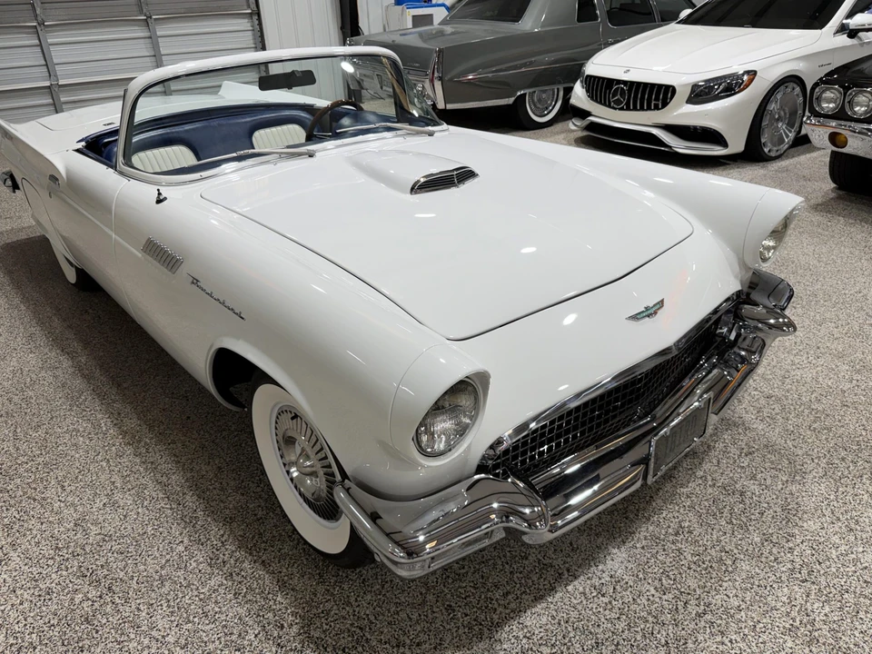 Ford Thunderbird 1st Gen - Image 30 of 31