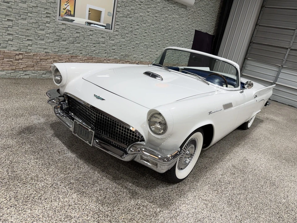 Ford Thunderbird 1st Gen - Image 6 of 31