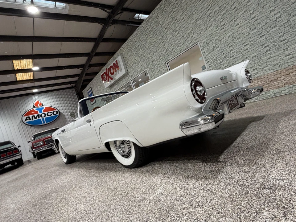 Ford Thunderbird 1st Gen - Image 11 of 31