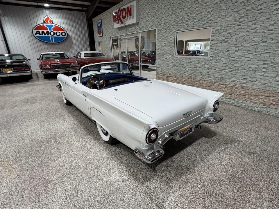 Ford Thunderbird 1st Gen - Image 13 of 31