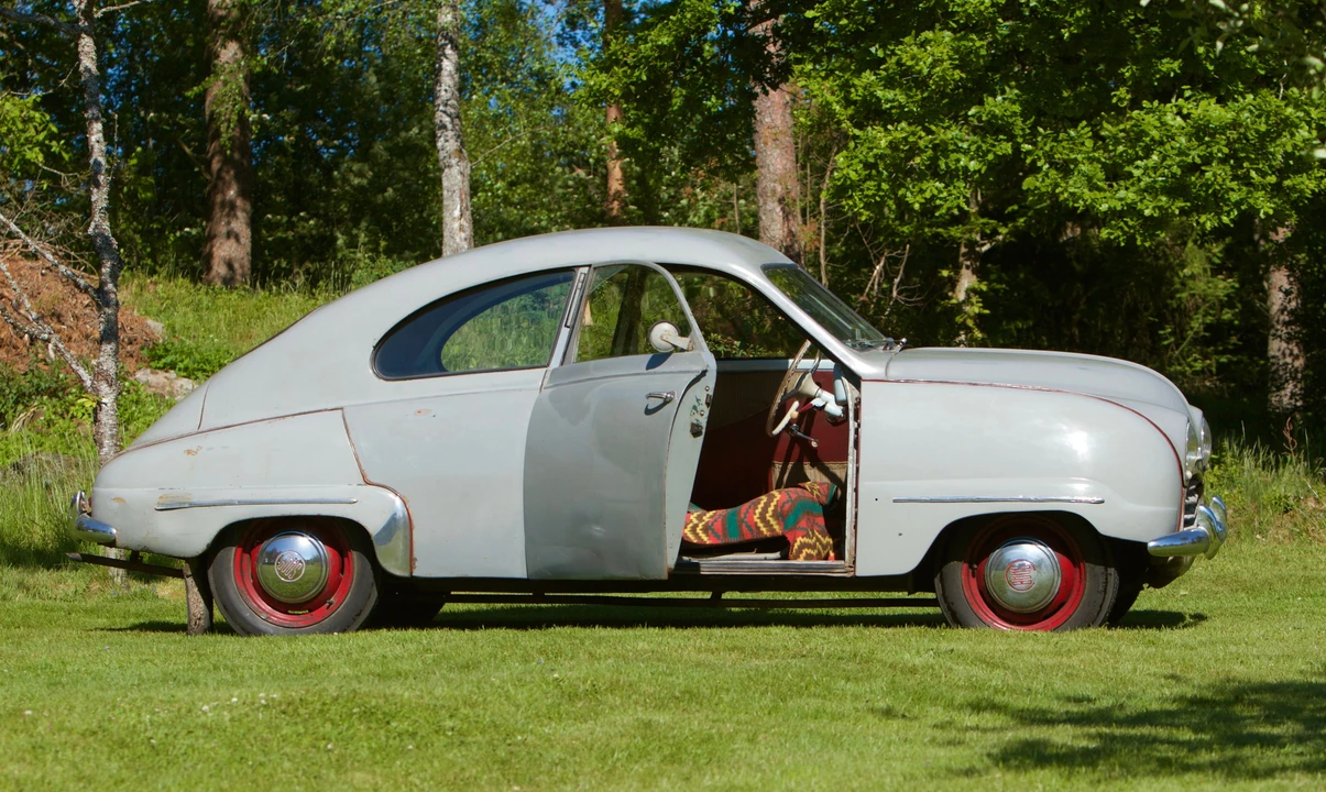 Saab - Image 6 of 14
