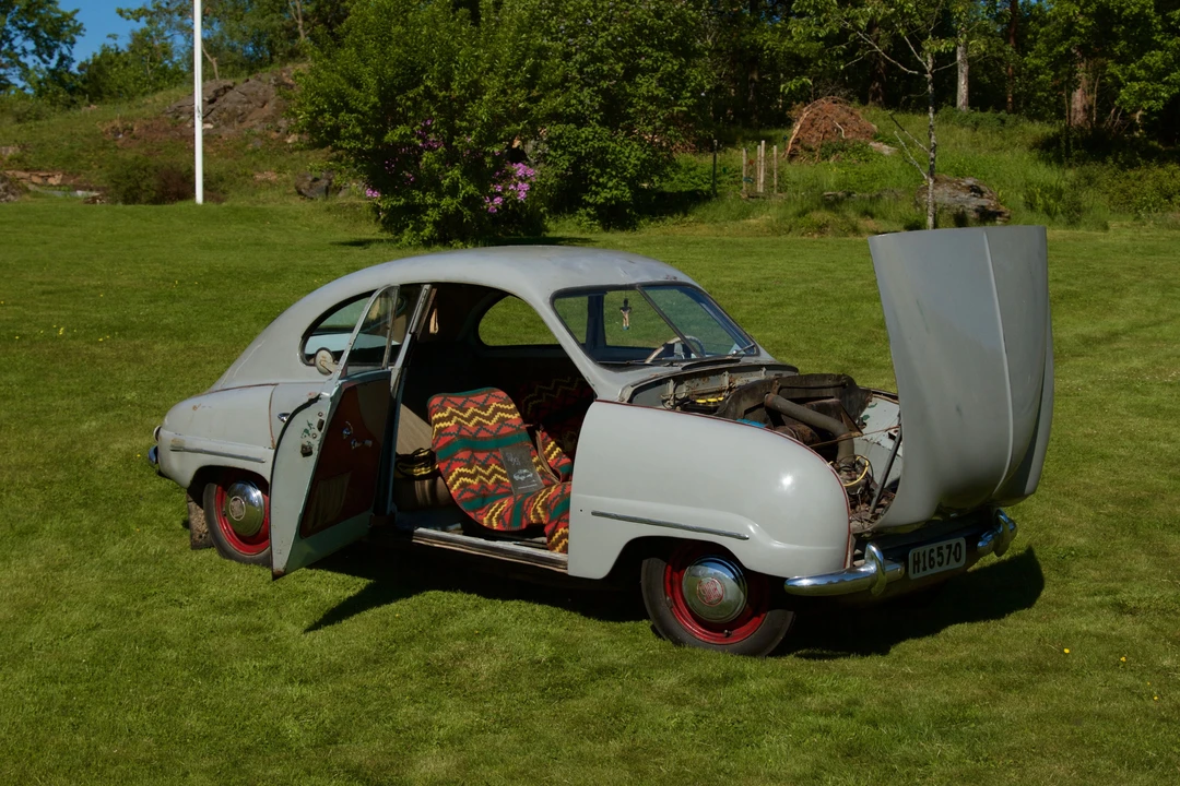 Saab - Image 5 of 14