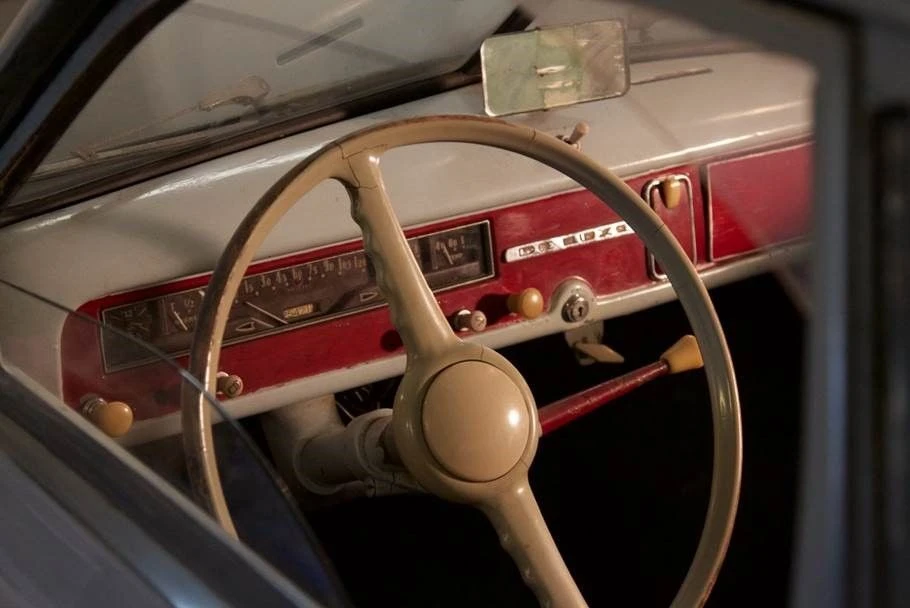 Saab - Image 14 of 14