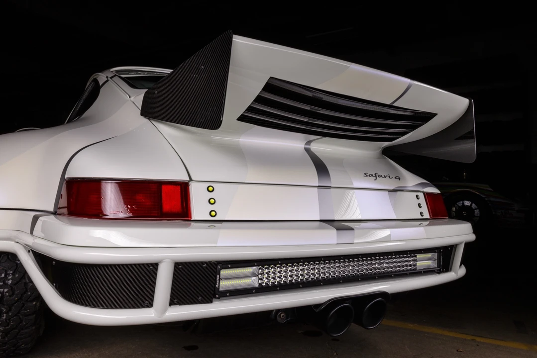 1991 Porsche 964 Carrera 4 - Image 24 of 31