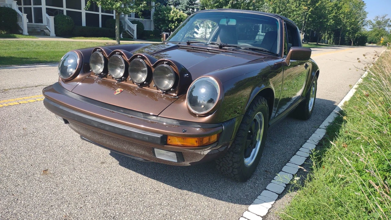 1985 Porsche 911 Carrera 3.2 - Image 2 of 31