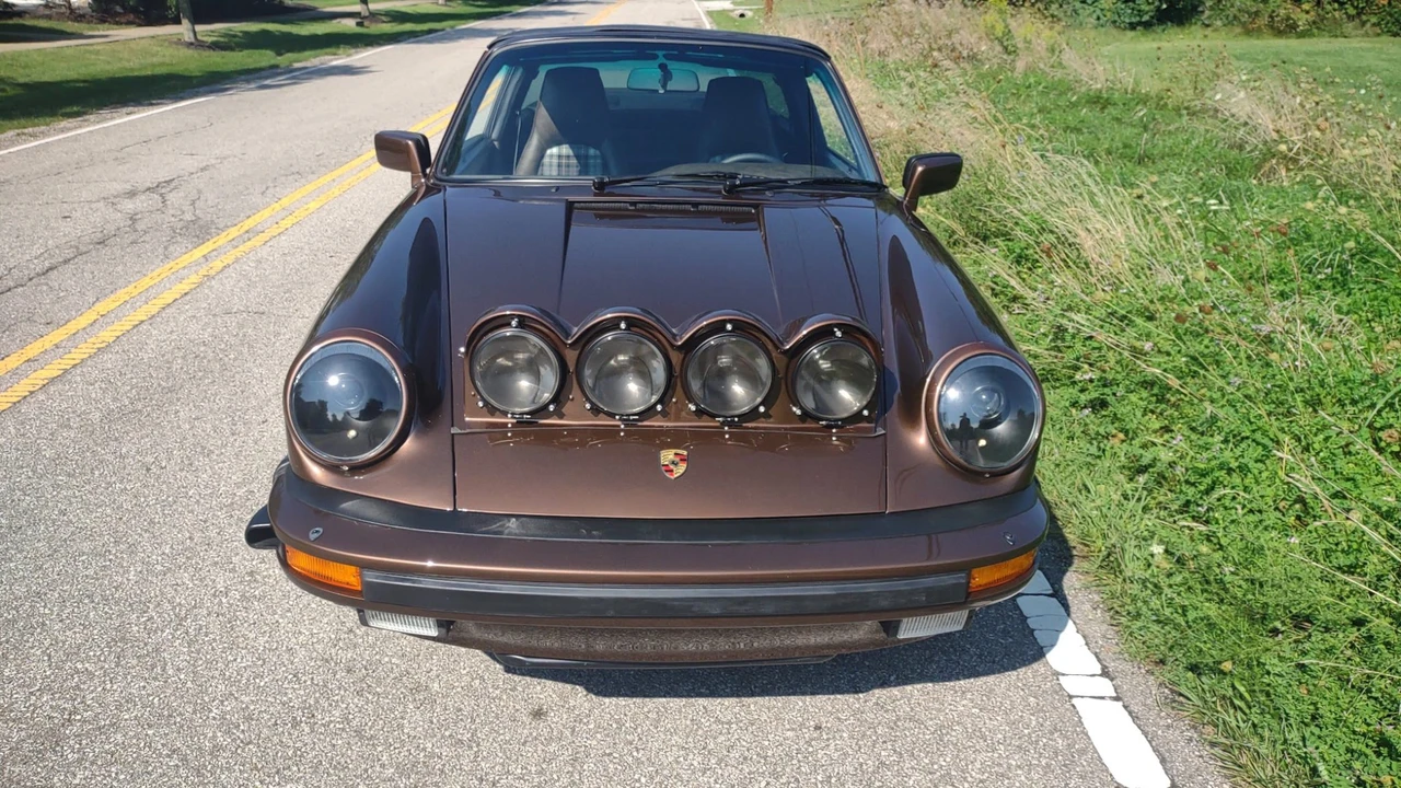 1985 Porsche 911 Carrera 3.2 - Image 16 of 31