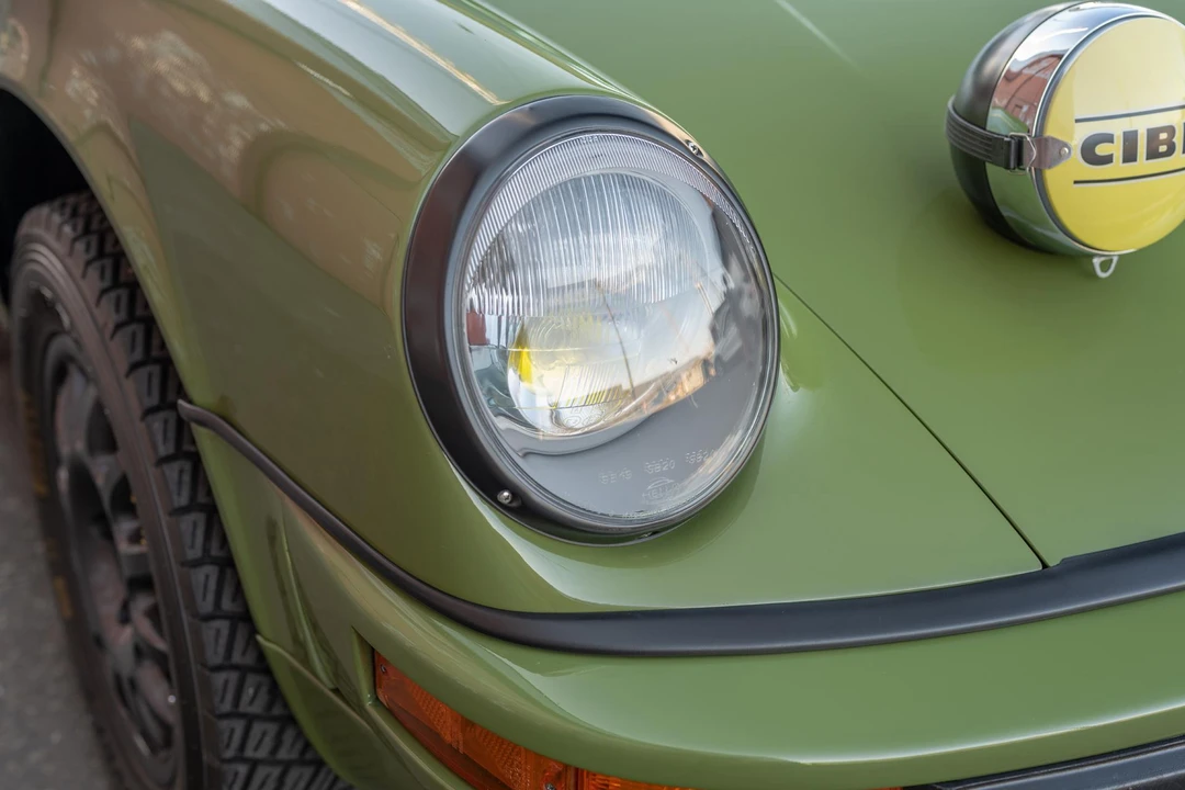 1988 Porsche 911 Carrera 3.2 - Image 22 of 31