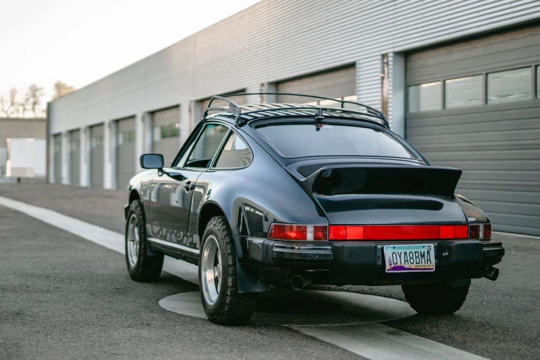 1988 Porsche 911 Carrera 3.2 - Image 20 of 31