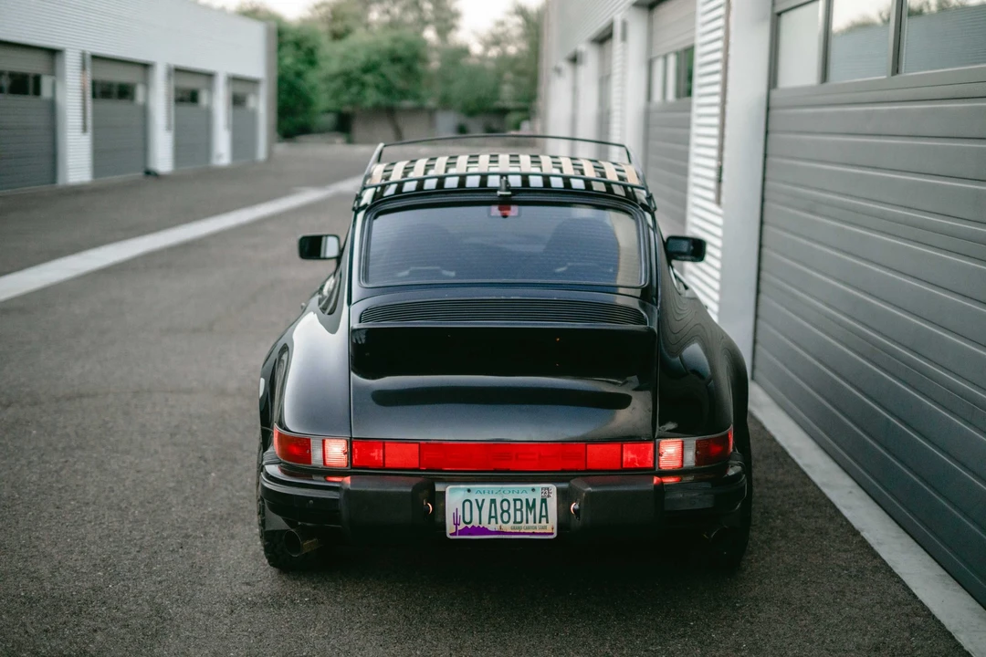 1988 Porsche 911 Carrera 3.2 - Image 24 of 31