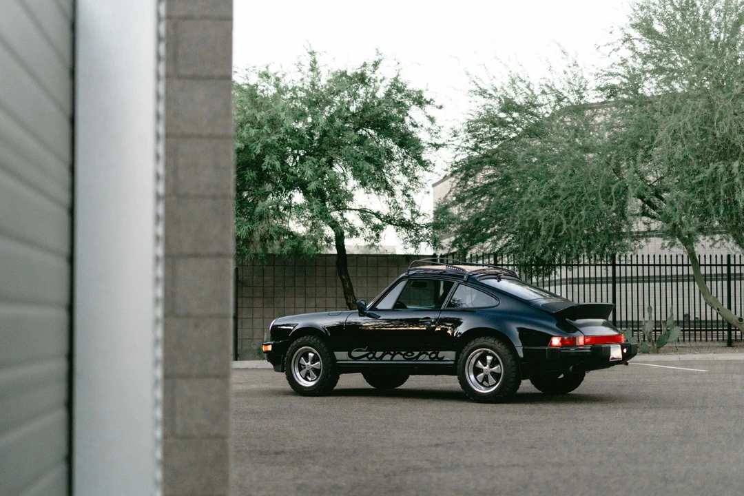 1988 Porsche 911 Carrera 3.2 - Image 17 of 31