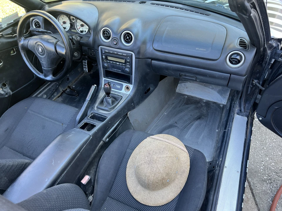 2005 Mazda NB MX-5 Miata - Image 29 of 31