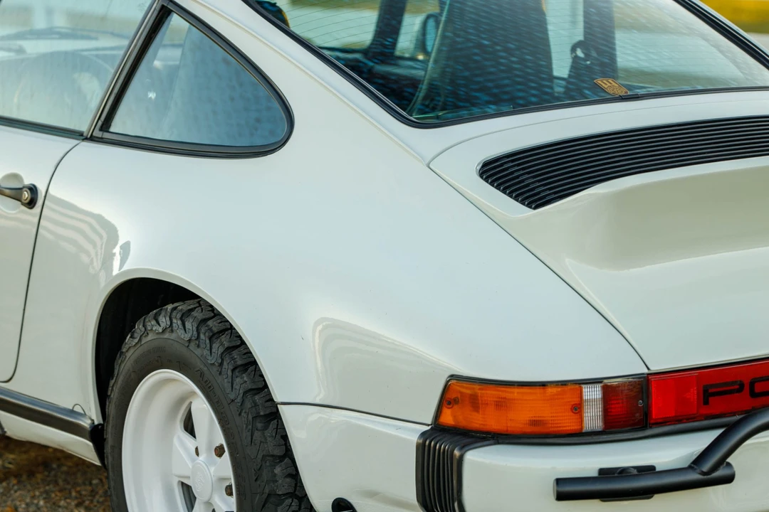 1985 Porsche 911 Carrera 3.2 - Image 28 of 31