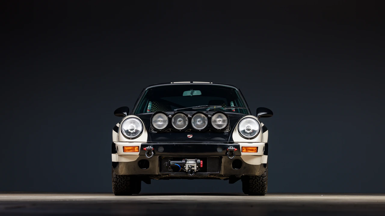 1991 Porsche 964 Carrera 4 - Image 14 of 31