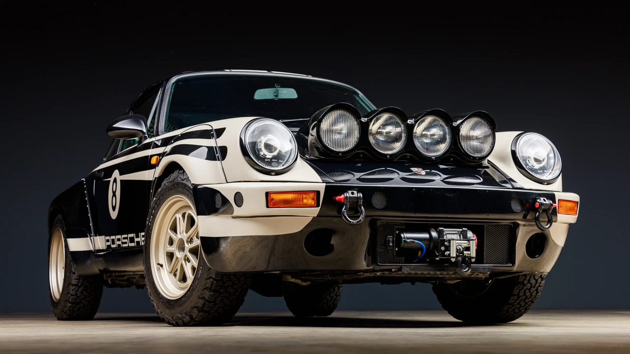 1991 Porsche 964 Carrera 4 - Image 8 of 31