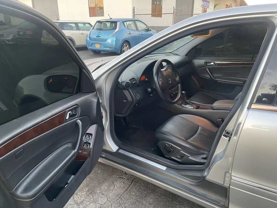 2002 Mercedes-Benz W203 C-Class - Image 9 of 13