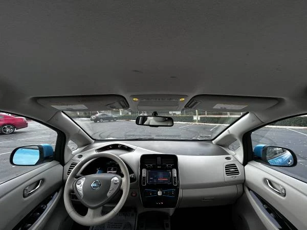 2015 Nissan Leaf - Image 12 of 21