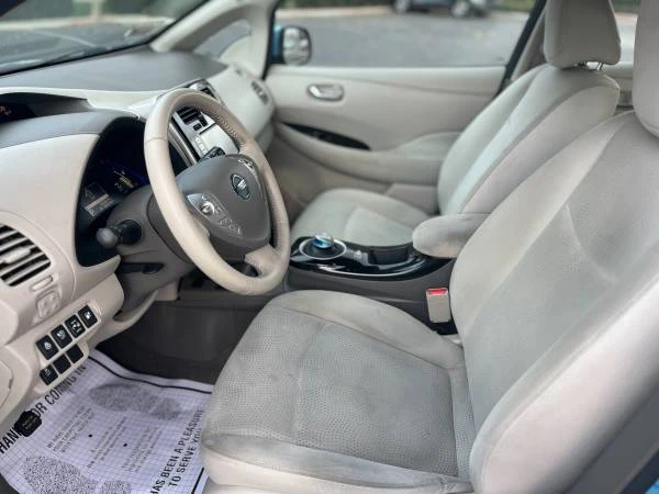 2015 Nissan Leaf - Image 10 of 21