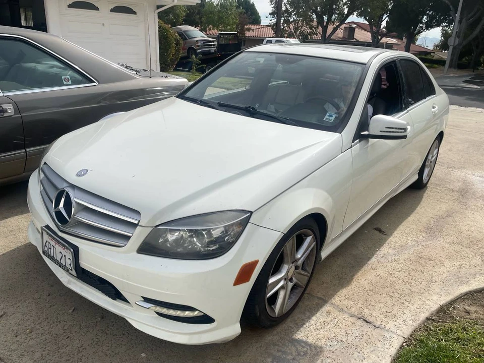 2011 Mercedes-Benz W204 C-Class - Image 2 of 17