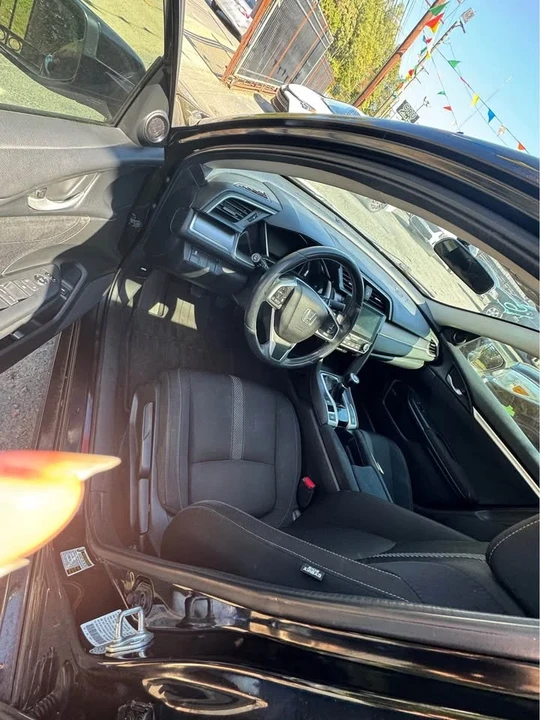 2018 Honda Civic 10th Gen - Image 4 of 4
