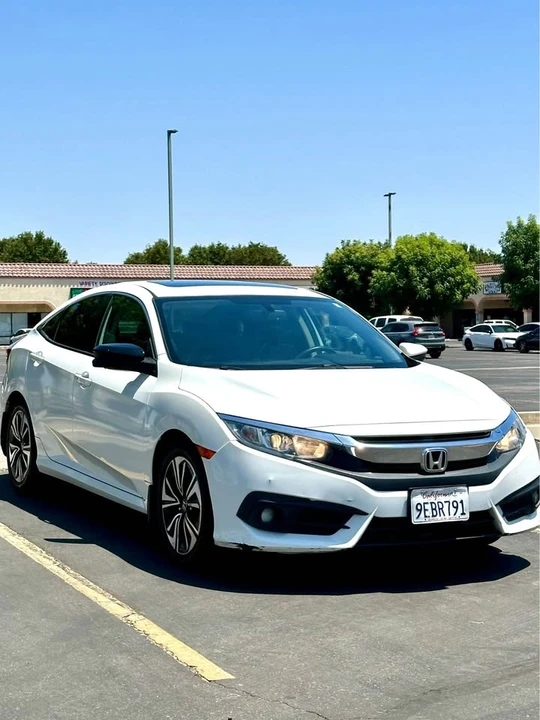 2017 Honda Civic 10th Gen - Image 3 of 7
