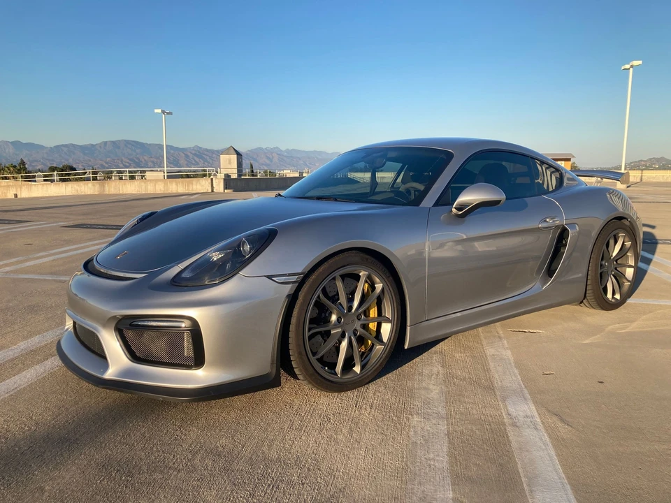 2016 Porsche 981 Cayman GT4 - Image 2 of 23