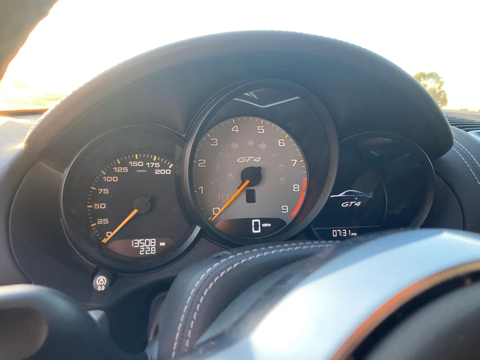 2016 Porsche 981 Cayman GT4 - Image 11 of 23