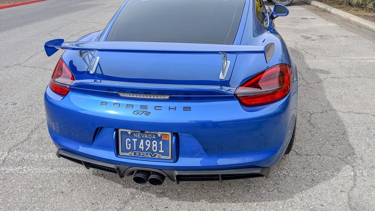 2016 Porsche 981 Cayman GT4 - Image 11 of 31