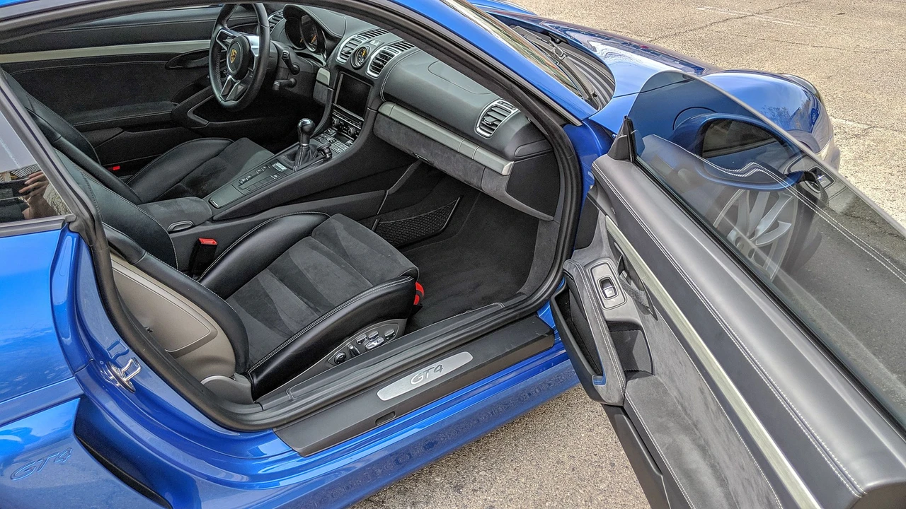 2016 Porsche 981 Cayman GT4 - Image 20 of 31