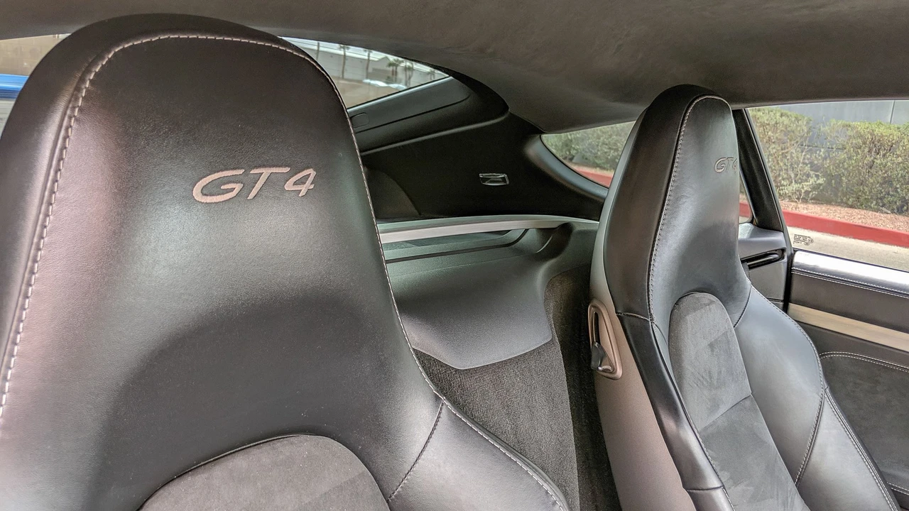 2016 Porsche 981 Cayman GT4 - Image 26 of 31