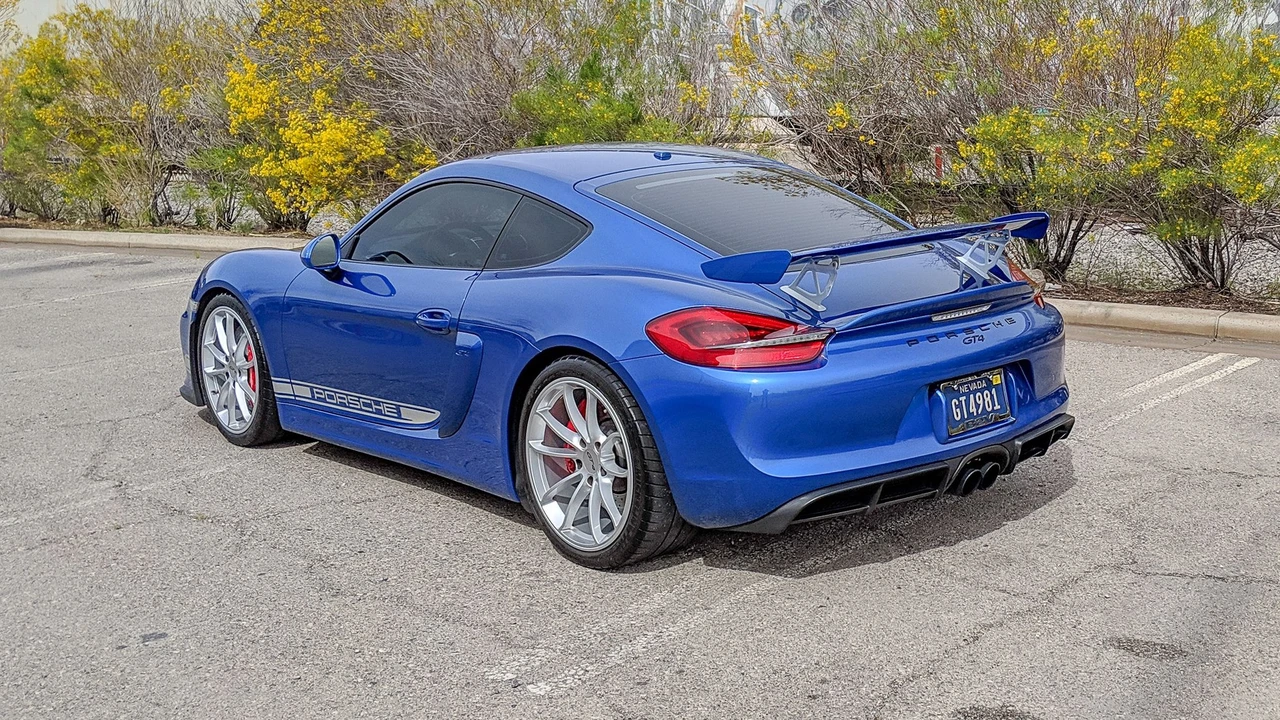 2016 Porsche 981 Cayman GT4 - Image 8 of 31