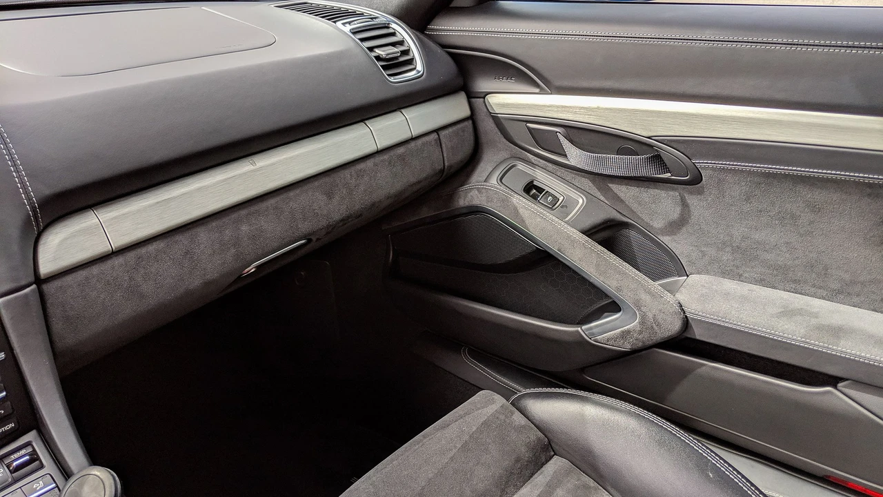 2016 Porsche 981 Cayman GT4 - Image 23 of 31