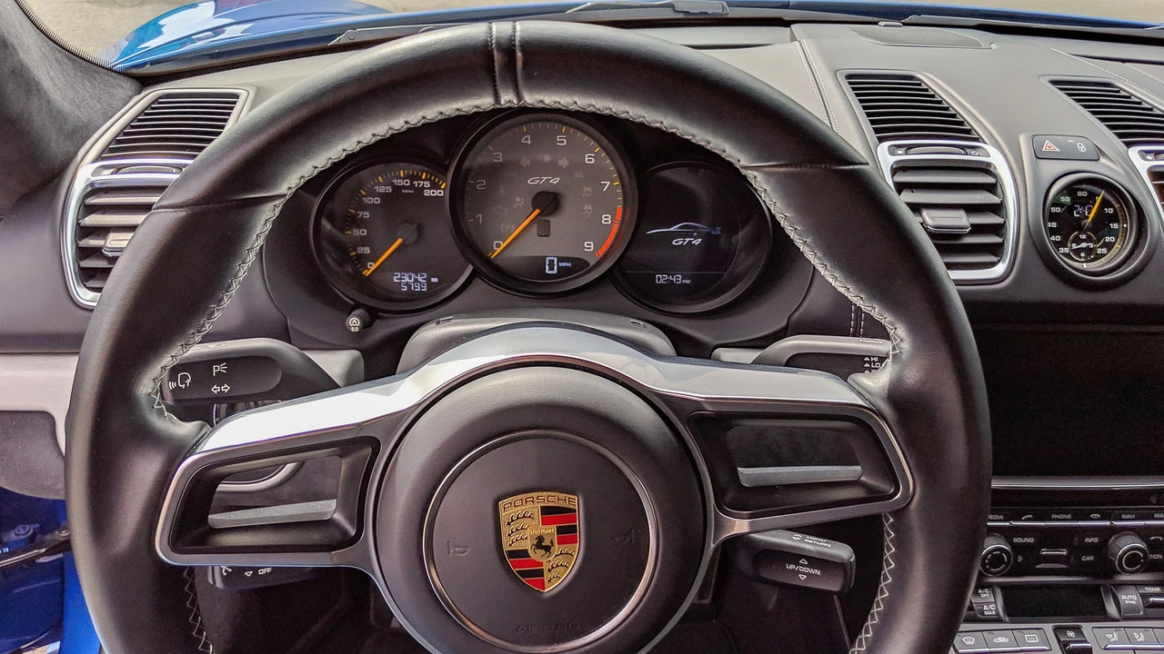 2016 Porsche 981 Cayman GT4 - Image 14 of 31