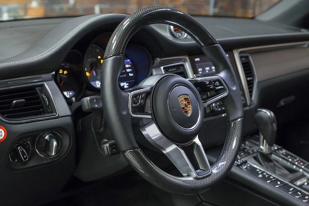2017 Porsche Macan GTS - Image 6 of 24