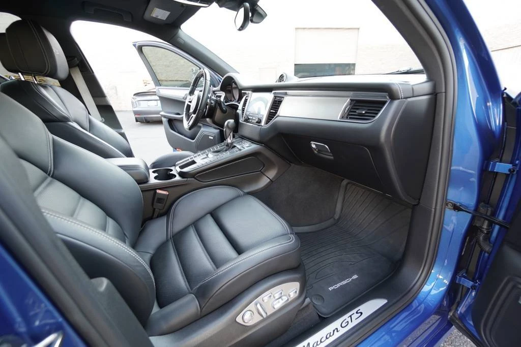 2017 Porsche Macan GTS - Image 9 of 24