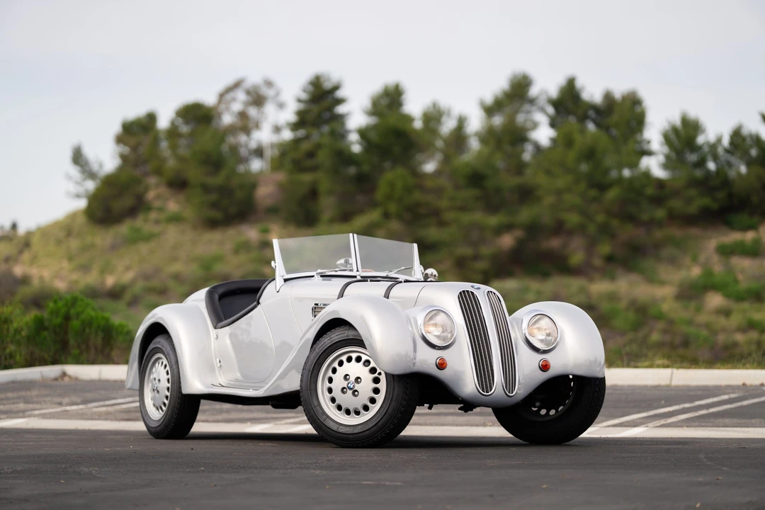 Vehicle image 11 of 31