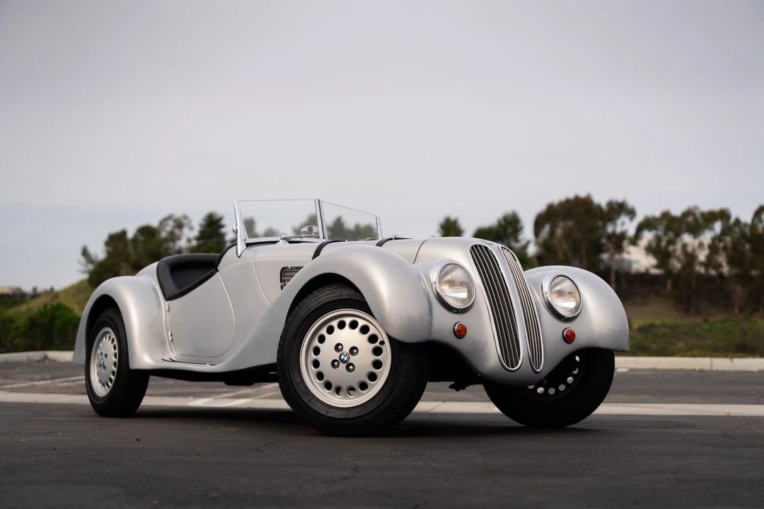Vehicle image 10 of 31