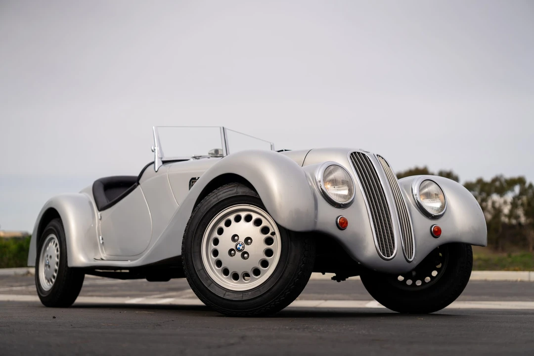 Vehicle image 14 of 31