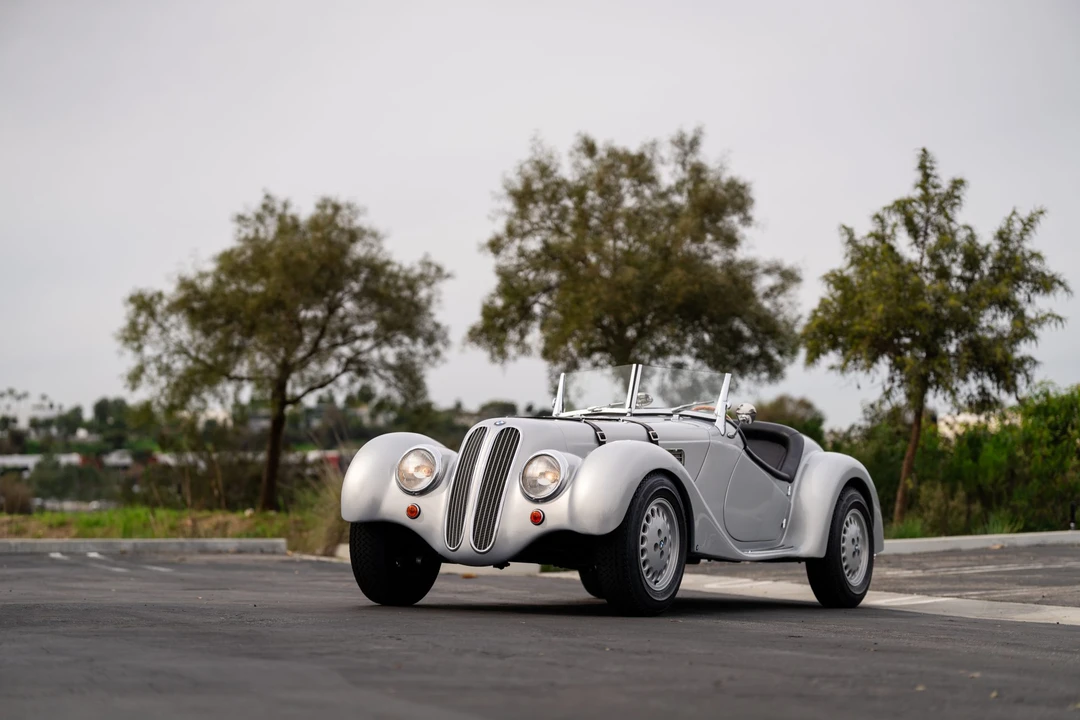 Vehicle image 2 of 31